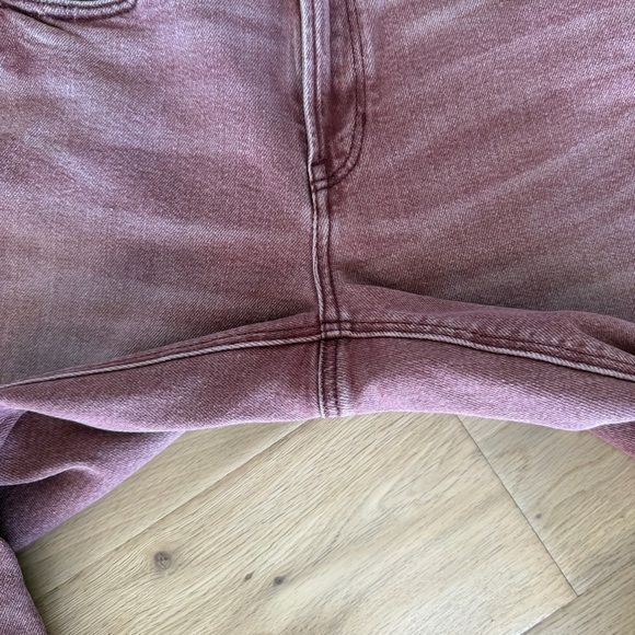 American Eagle Outfitters High-Rise Ripped Jeans – Faded Red / Maroon – Size 4 - Picture 4 of 11